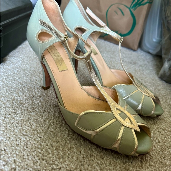 Rachel Simpson Heels size 37 sea foam green and gold EUC - Picture 2 of 5